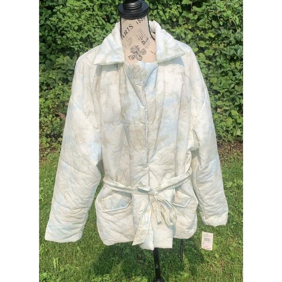 BLANKNYC Jackets & Blazers - BlankNYC XL water colored white puffer jacket with belt and pockets